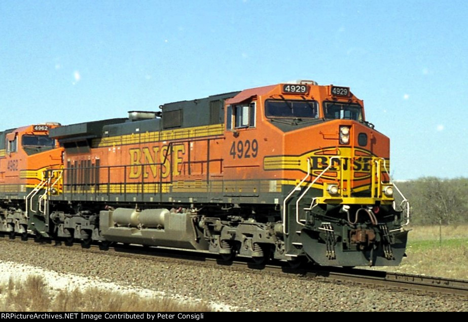 BNSF 4929